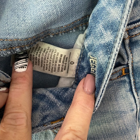 Size 0 Women’’s American Eagle Jeans - Picture 3 of 3